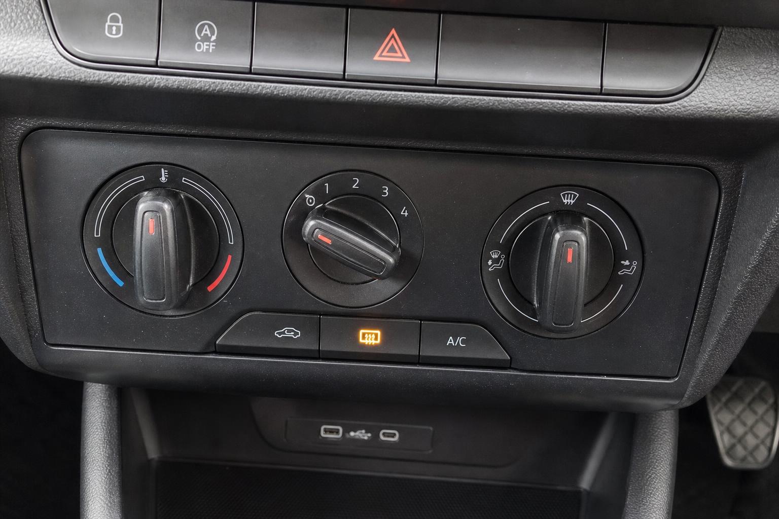 Rear demister button illuminated